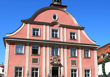 Blick auf das Rathaus vom Marktplatz in Eichstätt